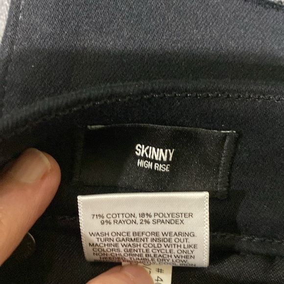 Express Ladies High Waisted Black Ripped Raw Hem Supersoft Skinny Jeans NWT 0R - Picture 7 of 7